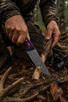 Couteau de chasse à lame fixe en acier Damas, fabrication artisanale, manche en bois laminé, couteau à dépecer avec étui – Vente chaude OEM ODM