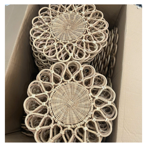 Set de table rustique en rotin fait main avec motif floral naturel |   Assiette de présentation en osier de qualité supérieure pour table à manger - Product Image 4