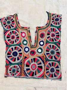 Parches Étnicos Vintage Banjara Multiusos con Bordado a Mano Indio - Product Image 4