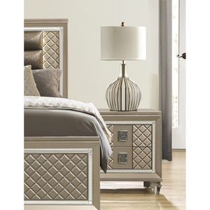 Elegante Comodino con 2 Cassetti, Finitura Champagne, Specchio Smussato, Piedini in Acrilico di Lusso, Tavolino da Notte per Camera da Letto - Product Image 5