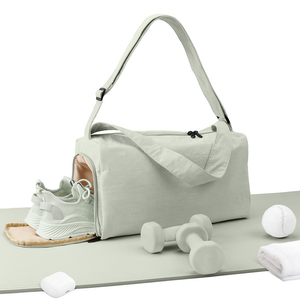 Sac de sport d'extérieur imperméable grande capacité avec compartiment à chaussures, logo personnalisé, bonne qualité, bandoulière réglable - Product Image 1