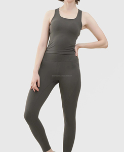 เสื้อครอปแขนสั้นคอกลมไซส์ XL สำหรับผู้หญิง ทรงเข้ารูปปานกลาง ติดกระดุม  ผลิตตามสั่ง เป็นมิตรต่อสิ่งแวดล้อม ระบายอากาศได้ดี แห้งเร็ว ผ้าถักเนื้อแน่น - Product Image 4