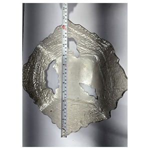 Centro de Mesa Rectangular Decorativo de Aluminio Fundido Hecho a Mano para Bodas y Diwali, con Borde Orgánico y Acabado Plateado Moderno - Product Image 4