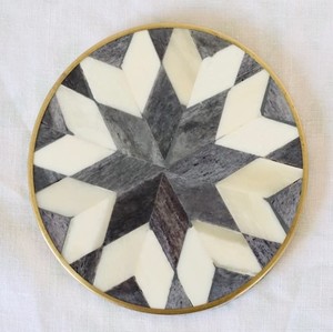 Juego de posavasos de madera natural hechos a mano con resina navideña, posavasos de madera personalizados para restaurante de 5 estrellas - Product Image 5