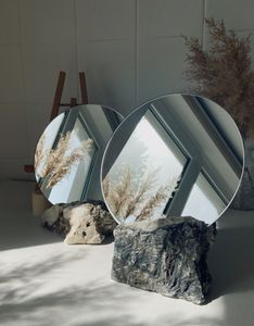 Miroir de beauté moderne, accessoire de table de luxe, miroir au design élégant, miroir de vanité de haute qualité, miroir décoratif avec base en marbre - Product Image 3