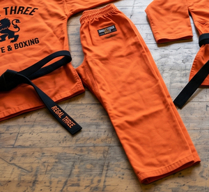 Uniforme de Karate Regal Three Orange para Adultos Unisex, 100% Algodón, Uniformes de Karate, Ropa de Artes Marciales, Corte Regular, Uniforme de Judo Estampado - Product Image 3