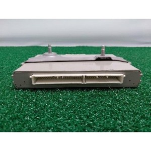ES Usado: ECU y Módulos de Computación 8999033060 - Product Image 3