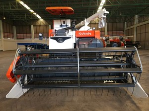 Cosechadora Combinada Kubota DC108X de 108HP, Modelo 2026, la Más Vendida, Cosechadora de Arroz de Alto Rendimiento con Transmisión por Engranajes Duradera de 2760mm - Product Image 2