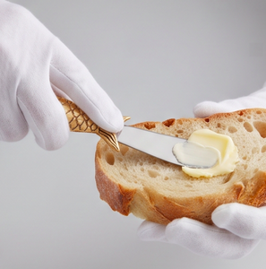 Ensemble de couteaux à fromage en acier inoxydable avec manches en laiton doré à motif de poisson courbé pour couper le fromage sur planche à tartiner en cuisine - Product Image 5