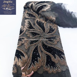 Tissu en dentelle de tulle brodé de perles et de sequins floraux noirs bordeaux de luxe pour robe nigériane Aso Ebi Boubou Kaftan - Product Image 3