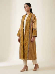 Bata Larga para Mujer Color Terracota con Panel Suzani Bordado a Mano, Kimono Tradicional Hecho a Mano, Viscosa/Algodón - Product Image 2