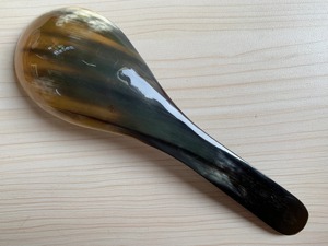 Cuillère en corne de buffle polie à manche court pour dessert, glace, soupe pour bébé - Design classique antique pour la maison, l'hôtel, le restaurant - Product Image 3