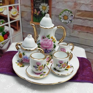 Accessoires miniatures pour maison de poupée, service à thé en céramique florale avec théière, tasses, soucoupes, assiette, motif de fleurs peintes, cadeau pour les 14 ans et plus - Product Image 3