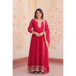 Ensemble de créateur pour femmes Belle robe et Dupatta pour la fête - Product Image 5