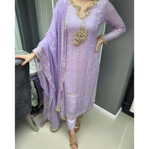 Conjunto de ropa de fiesta de diseñador para mujer, parte superior de Georgette de imitación pesada con parte inferior y aspecto elegante Dupatta - Product Image 3