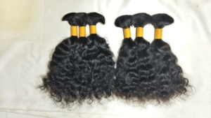 Cabello Remy Indio Virgen con Cutícula Alineada, Ondulado, Doble Trama a Máquina, 100 Gramos, Todos los Colores Disponibles, Venta al por Mayor - Product Image 1