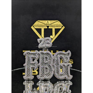 Colgante personalizado con la letra "FBG" con diamantes de moissanita VVS, completamente cubierto de piedras, en plata de ley 925, joyería de lujo estilo hip hop de Trisha Jewels - Product Image 2