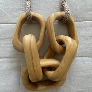 Escultura de Anillos Entrelazados de Madera Tallada a Mano, Decoración Abstracta Geométrica para Mesa, Escultura de Anillos Entrelazados en Forma de Cadena - Product Image 2
