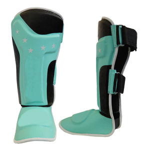 Espinilleras de MMA fabricadas en Pakistán con protección de gel profesional y protector de empeine de cuero, impresión de logotipo personalizado, material de PU - Product Image 2