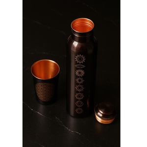 Juego de Botellas de Agua de Cobre Hechas a Mano, Diseño Bohemio, Portátiles para Viaje, con Tapas - Product Image 1