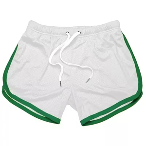 Shorts en maille blanche pour hommes avec bande latérale verte, taille mi-haute, cordon de serrage, décontractés et respirants - Product Image 1