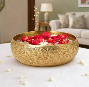 Cuenco Urli de Metal con Diseño Intrincado y Interior Liso para una Fácil Limpieza y un Brillo Duradero - Product Image 1