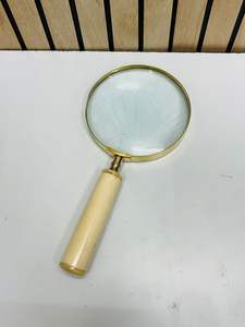 Lupa de Mano Moderna de 4'' Hecha a Mano y Duradera con Marco de Latón y Mango de Hueso - Product Image 6