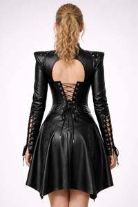 Disfraz de Guerrero de Cuero Negro con Detalles de Espada y Armadura para Mujer - Product Image 2