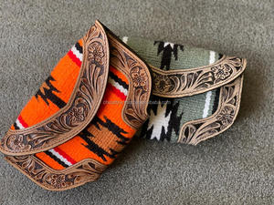 Nouvelle pochette en cuir usiné aztèque occidental élégant véritable sacs à main d'outillage marron Vintage faits à la main pochette en cuir matelassé aztèque Unique - Product Image 4