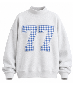 Sweat-shirt à col roulé surdimensionné pour femme avec appliqué en vichy bleu numéro 77 sur le devant, manches régulières, tricot en coton, automne - Product Image 1