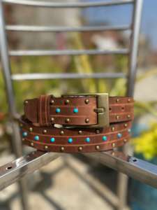 Ceinture en cuir de vachette cloutée artisanale style western vintage avec motif poilu, boucle ardillon en acier robuste, largeur 1-1,5 pouces - Product Image 3