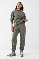 Ensemble jogging et sweat à capuche oversize gris olive pour femme – Tenue décontractée deux pièces streetwear et loungewear