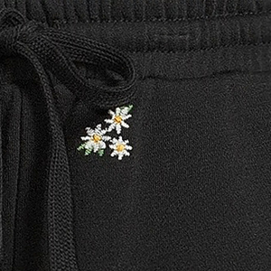 Fournisseur direct d'usine, pantalons de jogging slim fit à taille basse pour femmes, pantalons imprimés multi-poches, service OEM - Product Image 6