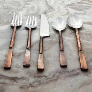 ชุดช้อนส้อมมีดสแตนเลสสำหรับวันเกิด งานฝีมืออินเดีย ด้ามจับดีไซน์พิเศษ - Product Image 4