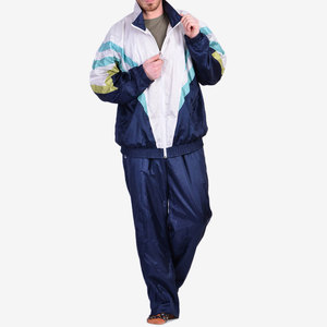 Ensemble de survêtement à capuche color block pour garçons, manches longues, respirant, avec short sportif et poches latérales, collection Printemps 2026 - Product Image 1