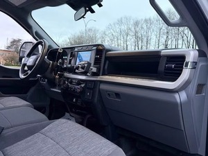 Camión Tractor Diésel 6x4 de Transmisión Manual, Cabeza Tractora de Servicio Pesado para Logística Comercial y Transporte de Mercancías - Product Image 6