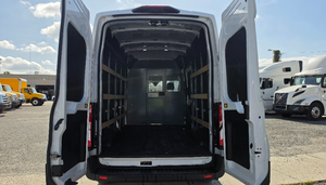 Transit 250 Usada, Bajo Kilometraje, Impecable, Años 2021/2022, en Venta - Product Image 2