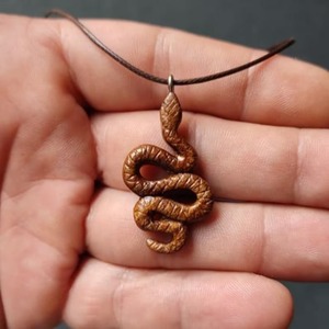 Collier en bois pour commande en gros, finition haute brillance, article personnalisé d'usine, pour l'approvisionnement mondial - Product Image 3