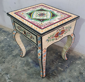 Mesa auxiliar geométrica de estilo marroquí con incrustaciones de hueso disponible a precios de mayorista en cada palabra clave de decoración de interiores. - Product Image 6