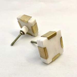 Poignées en bois à finition lisse pour armoires et tiroirs, accessoires de mobilier d'intérieur classiques, modèle RR202511817 de RR Enterprises - Product Image 3