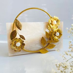 Bolso de Mano de Resina Hecho a Mano, Exquisito y de Alta Gama, para Compradores Exigentes en Todo el Mundo - Product Image 1