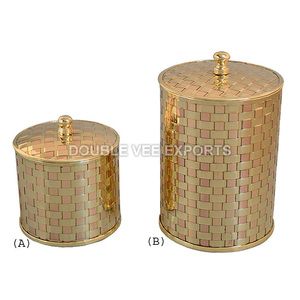 Pyx en laiton avec un magnifique travail de maturation |   Boîte à hosties eucharistiques catholiques – DOUBLE VEE EXPORTS - Product Image 2