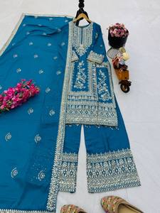 Elegante Salwar Kameez de Seda Azul con Bordado Intenso para Mujer, Ropa Tradicional Étnica para Bodas y Fiestas, para Todas las Temporadas - Product Image 1