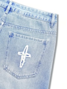 Shorts cargo oversize en denim coupe décontractée, denim épais, denim premium, appliqué étoile bleu clair, Jorts - Product Image 4