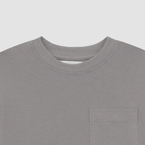 Col rond avec poche avant et logo personnalisé / Matière confortable et respirante pour la collection d'été, design élégant - Product Image 2