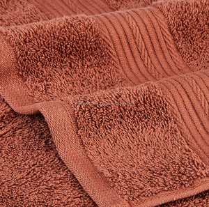 Serviettes d'hôtel en coton doux et épais 300-800 GSM, résistantes aux odeurs, en gros, serviettes OEM - Product Image 6