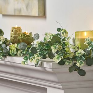 Guirlande de feuilles d'eucalyptus de 1,5 m pour décoration de Noël intérieure et extérieure, pour portail de jardin, porte d'entrée, mur de maison, fenêtre et escalier - Product Image 2