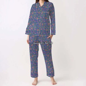 Conjunto de Pijamas de Algodón 100% para Mujer, Ropa de Dormir Suave para el Hogar, Conjunto de Pijamas de Primavera/Verano con Estampado Floral/Personajes/Letras/Estampado/Vacaciones/Árbol PJ095 - Product Image 1