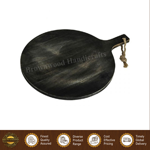 Planche à découper en bois de manguier 100% naturel de qualité supérieure, couleur noire antique, avec poignée, pour hôtels, restaurants et cuisines. - Product Image 4