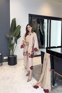 ชุดคุर्ตาปัลลาซโซ่ปักลายดอกไม้หรูหราทันสมัยสำหรับผู้หญิง ชุดชาติพันธุ์พร้อมผ้าคลุมไหล่ สำหรับฤดูหนาว ฤดูใบไม้ร่วง งานแต่งงาน งานเทศกาล แบบดั้งเดิม - Product Image 2